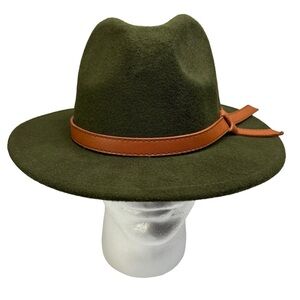 Women’s Gorgeous Green Hat w/ Cognac Band Standard Size New without Tags Unworn